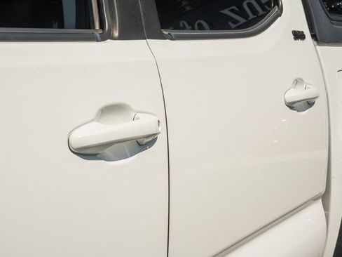 Used 2022 Toyota Tacoma SR5 w/ Trail Edition image 15