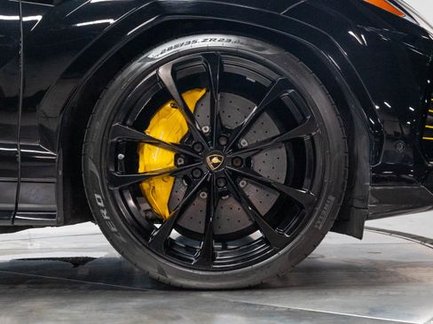 Used 2019 Lamborghini Urus AWD/4WD image 37