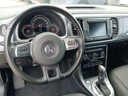 Used 2019 Volkswagen Beetle 2.0T SE FWD image 14