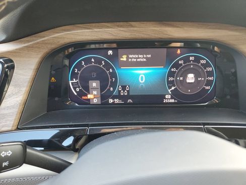 Certified 2024 Volkswagen Atlas SE FWD image 26