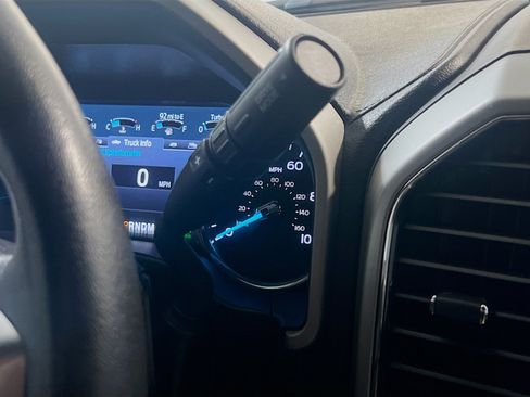 Used 2021 Ford F350 Lariat w/ Lariat Value Package AWD/4WD image 13