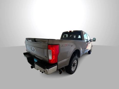 Used 2018 Ford F350 XLT w/ XLT Premium Package image 8