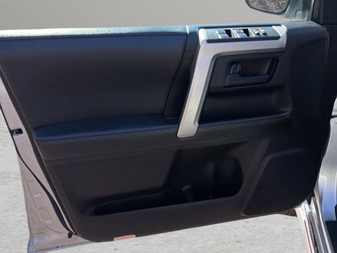 Used 2010 Toyota 4Runner Limited image 10