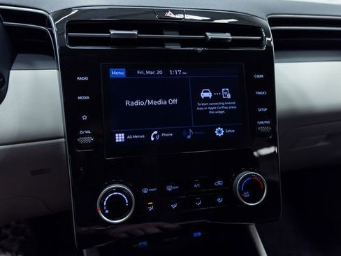 Used 2022 Hyundai Tucson SE image 16