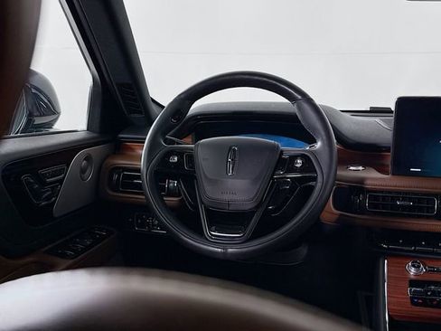 Used 2022 Lincoln Aviator Reserve w/ Equipment Group 201A image 11