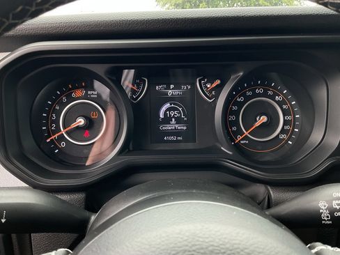 Used 2025 Jeep Wrangler Unlimited Sport AWD/4WD image 32