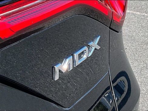 Used 2024 Acura MDX SH-AWD w/ Advance Package image 25