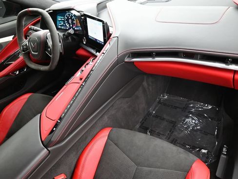 Used 2023 Chevrolet Corvette Stingray Premium Cpe w/ Z51 Performance Package RWD image 27