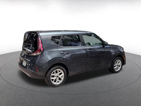 Used 2025 Kia Soul LX w/ LX Technology Package FWD image 15
