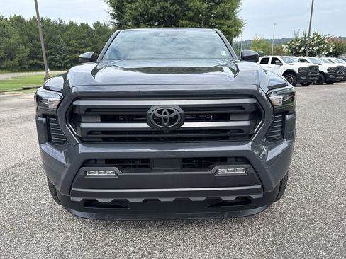Used 2025 Toyota Tacoma SR5 AWD/4WD image 2