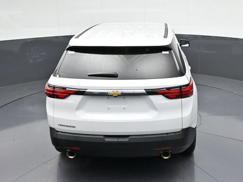 Used 2023 Chevrolet Traverse LS FWD image 17