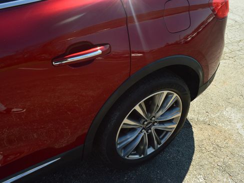 Used 2016 Lincoln MKX Reserve w/ Technology Package AWD/4WD image 4