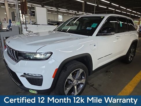 Used 2023 Jeep Grand Cherokee 4WD 4xe image 2