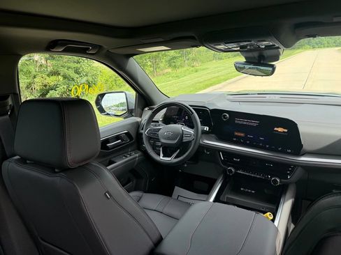 New 2026 Chevrolet Suburban RST w/ Advanced Technology Package AWD/4WD image 22