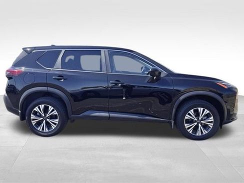 Used 2023 Nissan Rogue SV image 9