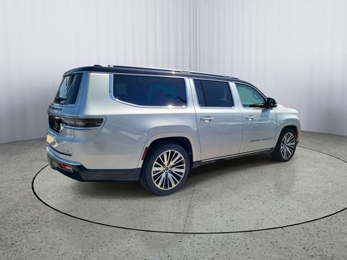Used 2024 Jeep Grand Wagoneer L Series III AWD/4WD image 2