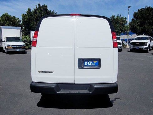 Used 2026 Chevrolet Express 2500 w/ Driver Convenience Package RWD image 7