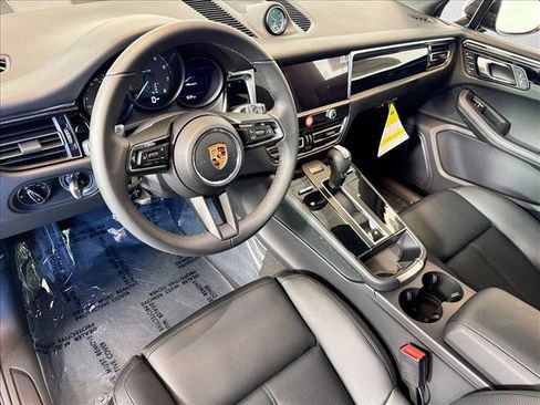 Used 2026 Porsche Macan AWD/4WD image 4