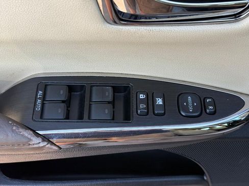 Used 2013 Toyota Avalon XLE Premium FWD image 18