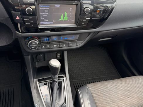 Used 2014 Toyota Corolla S image 41