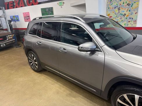 Used 2022 Mercedes-Benz GLB 250 4MATIC image 32