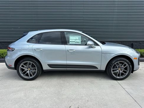 Used 2026 Porsche Macan AWD/4WD image 10