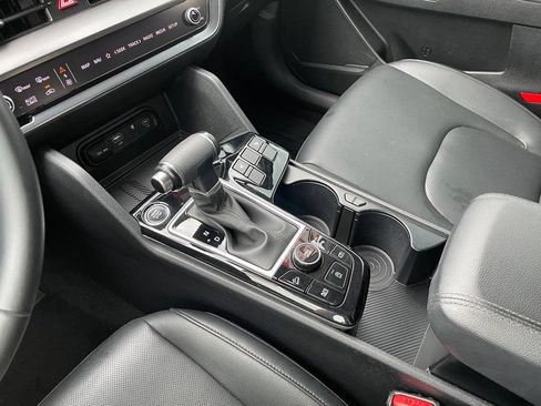 Certified 2025 Kia Sportage EX w/ Premium Package FWD image 20
