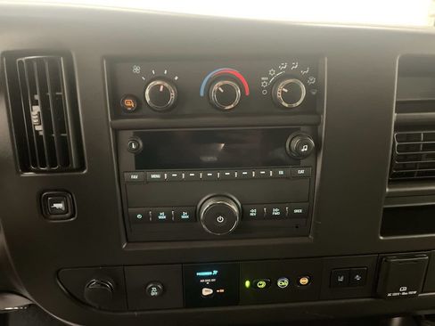 Used 2025 Chevrolet Express 3500 LT w/ LT Preferred Equipment Group RWD image 10