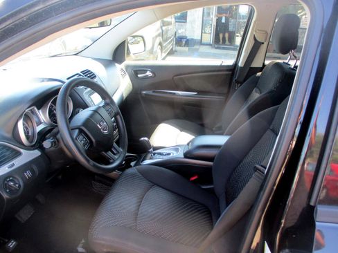 Used 2012 Dodge Journey SXT image 10