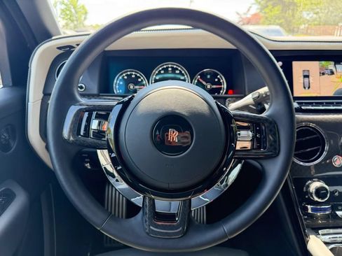 Used 2022 Rolls-Royce Cullinan Black Badge w/ Dark Exterior Package AWD/4WD image 24
