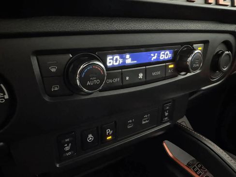 Used 2025 Nissan Frontier PRO-4X w/ Pro Convenience Package AWD/4WD image 21