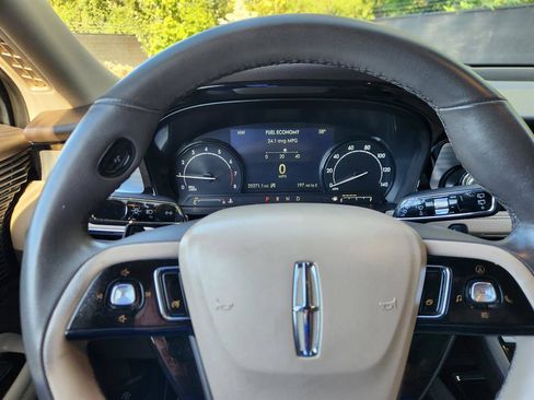 Used 2021 Lincoln Corsair AWD image 39