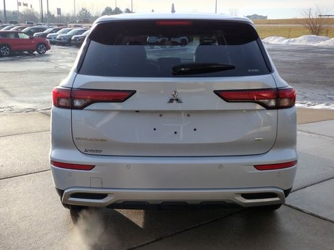 Used 2024 Mitsubishi Outlander SE image 6