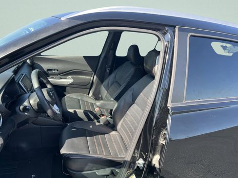 Used 2018 Nissan Kicks SR w/ Premium Package image 11