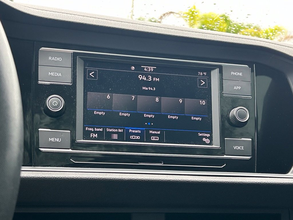 Certified 2024 Volkswagen Jetta SE FWD image 34
