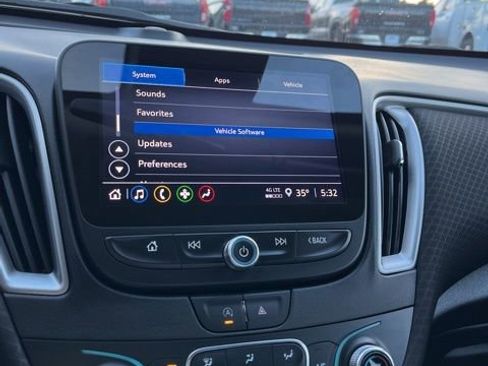 Used 2025 Chevrolet Malibu LT image 44