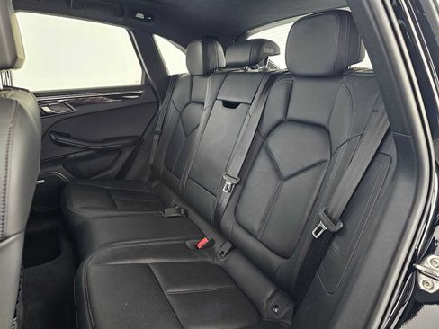 Used 2023 Porsche Macan AWD/4WD image 17