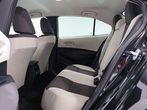 Used 2025 Toyota Corolla LE FWD image 28