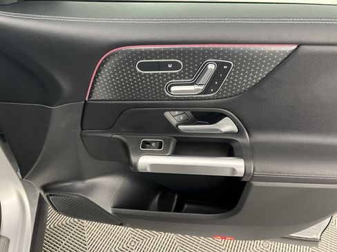 Certified 2024 Mercedes-Benz GLB 250 4MATIC image 25