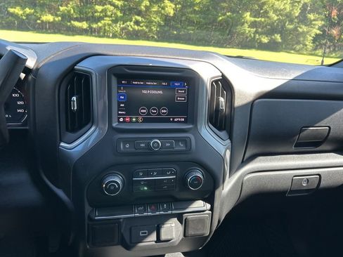 Used 2020 Chevrolet Silverado 1500 Custom w/ Custom Value Package AWD/4WD image 11