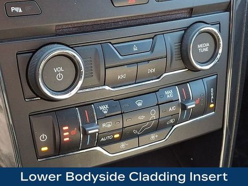 Used 2017 Ford Explorer XLT w/ Equipment Group 202A image 20