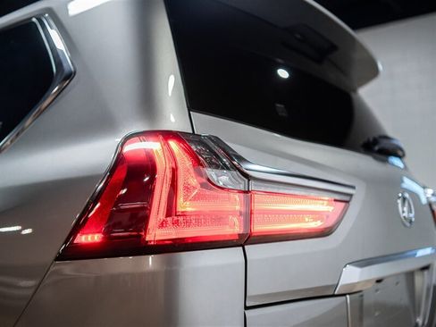 Used 2021 Lexus LX 570 4WD w/ Sport Package image 14