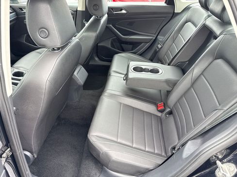 Used 2024 Volkswagen Jetta SE FWD image 17