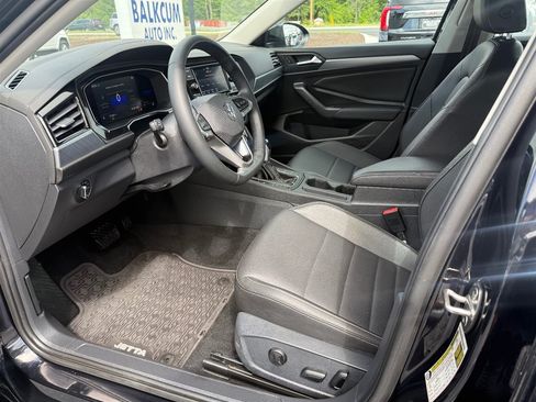Used 2022 Volkswagen Jetta SE FWD image 13