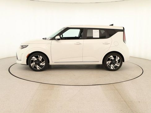 Used 2023 Kia Soul GT-Line FWD image 2