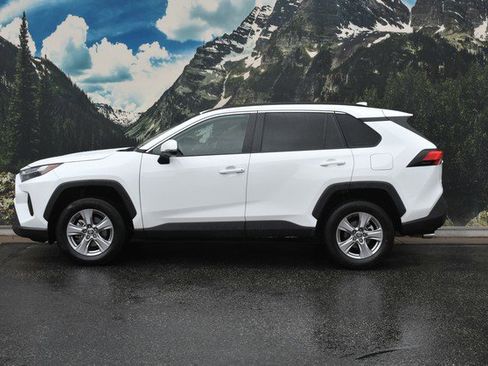 Certified 2025 Toyota RAV4 XLE AWD/4WD image 7