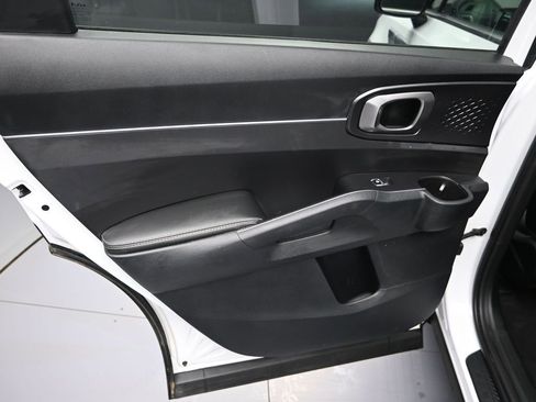 Used 2024 Kia Sorento S w/ Panoramic Sunroof Package image 30