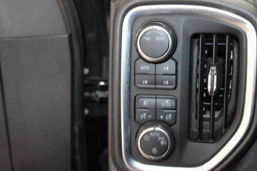 Used 2020 Chevrolet Silverado 1500 RST AWD/4WD image 24