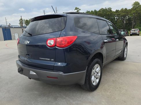 Used 2011 Chevrolet Traverse LS image 16