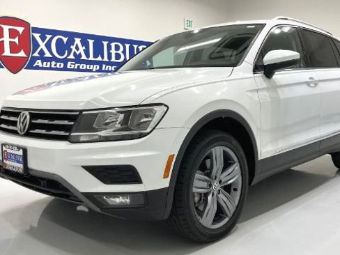 Used 2020 Volkswagen Tiguan SEL w/ 3rd Row Seat Package AWD/4WD image 9